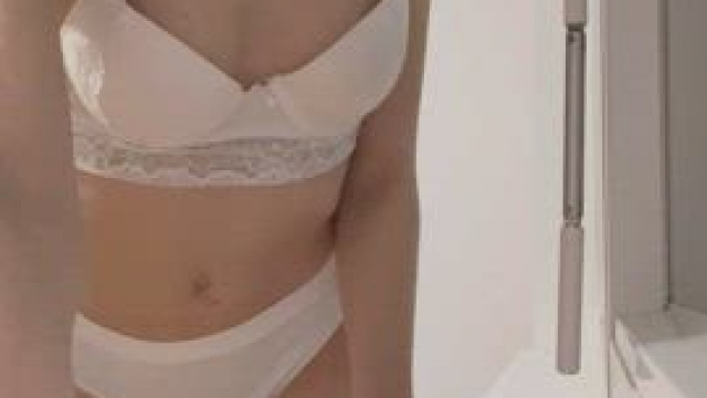 do you love a hot ukrainian chick love me