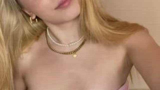 would u date a 18 y/o college girl