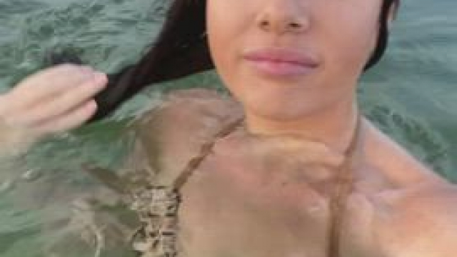 did u ever have sex in the sea.. we should try