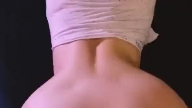 I Wish I Had A Big Butt Like This To Squeeze His Hard Cock