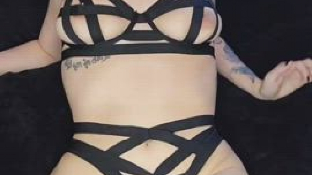 Who Wants to Taste Goth Pussy