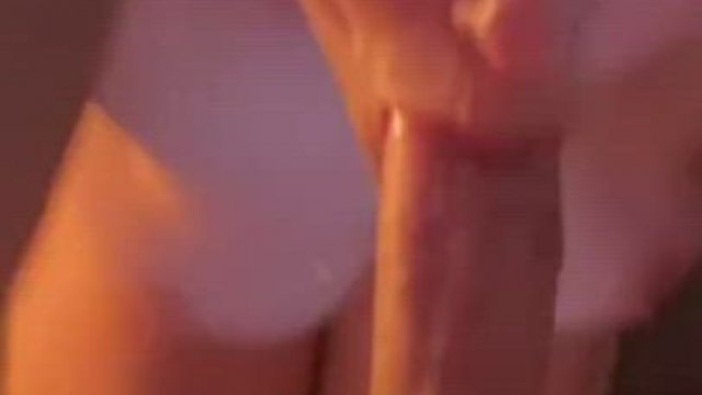 watch her legs spasm