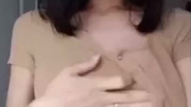 You probably recognize this gif but is it possible to find out her name?