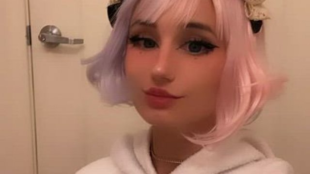 Here is my application to become ur drooly girlfriend