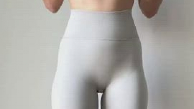 Do I look good in this outfit at the gym?