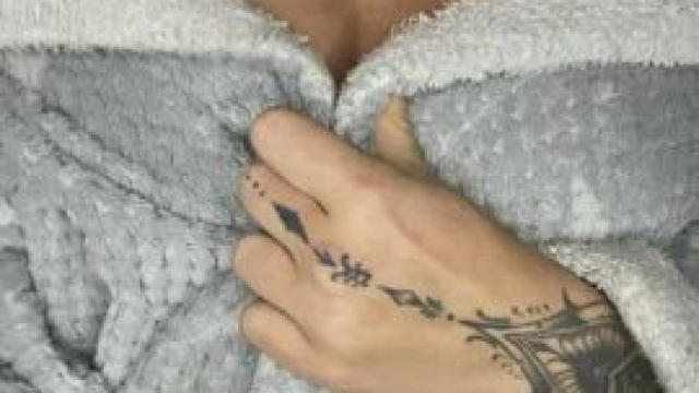 I hope that the 5 guys who see this like my tattoos