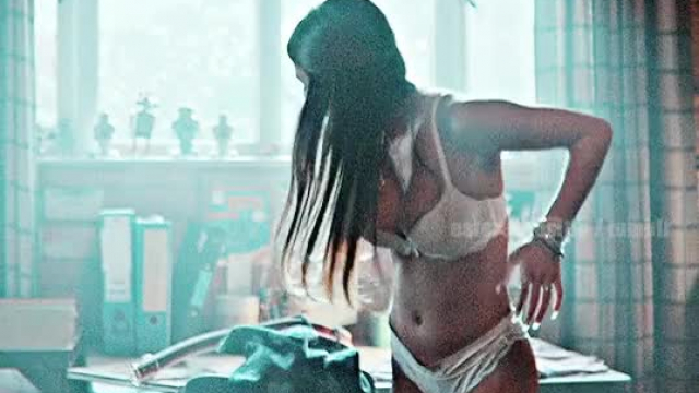 Mimi Keene - Sex Education