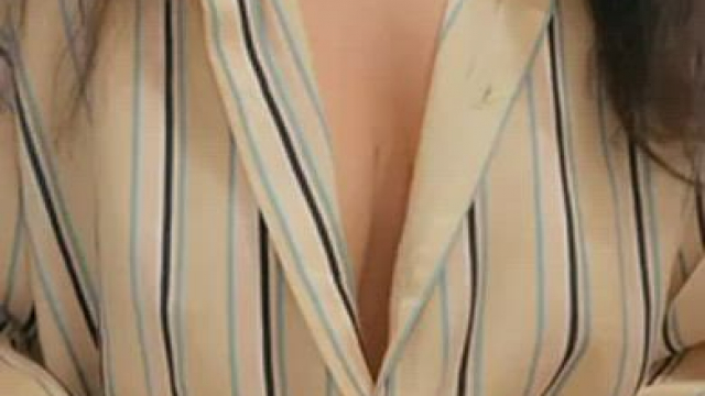 People are always surprised to see these massive natural DDD’s pop out of my tin