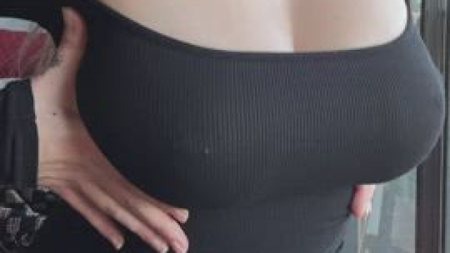 I love the way my huge boobs jiggle and bounce!