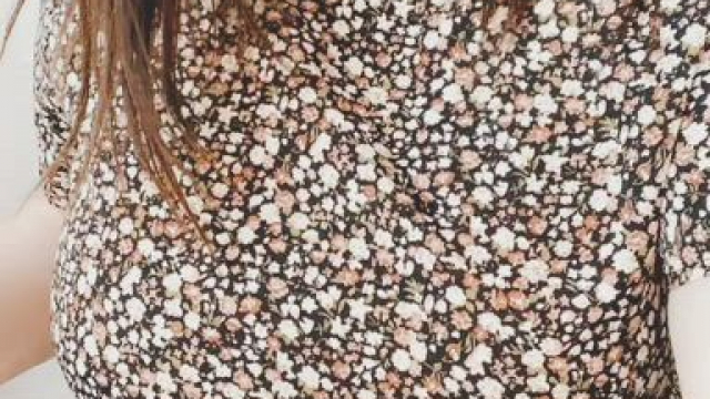 Would you screw this pale girl? Sunglasses needed to watch this drop.