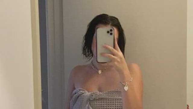 People always ask me if I’ve had a boob job, can you blame them for asking? [oc]