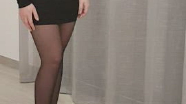 Is this a suitable outfit to go to work tomorrow? (F)