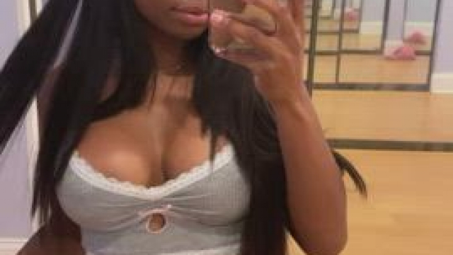 Women with white toe nails have the best pussy