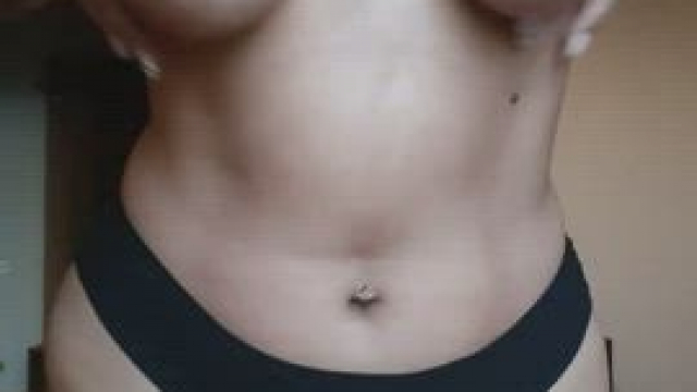 33 yo milf with playful mood