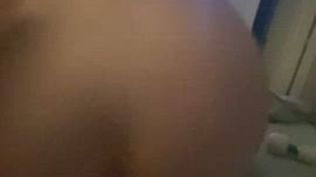 Finishing it with her pussy