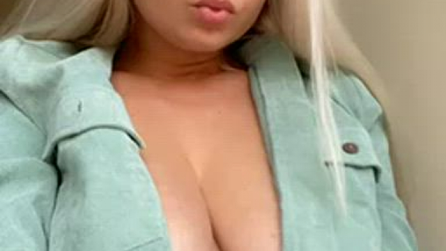 Catch my kiss for you :*