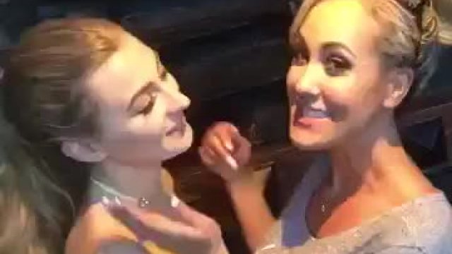 That's what a kiss looks like