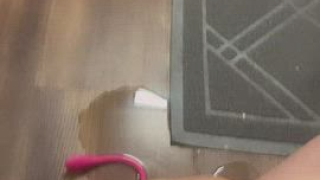 Mommy is squirting from playing herself