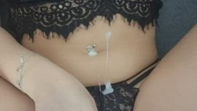 I love the taste of fresh and warm cum