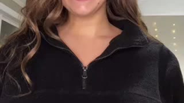 CUTE GRIL do you like it (free folder ion the comments )