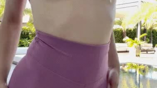 I’m the small boob babe who also has a fat ass :)