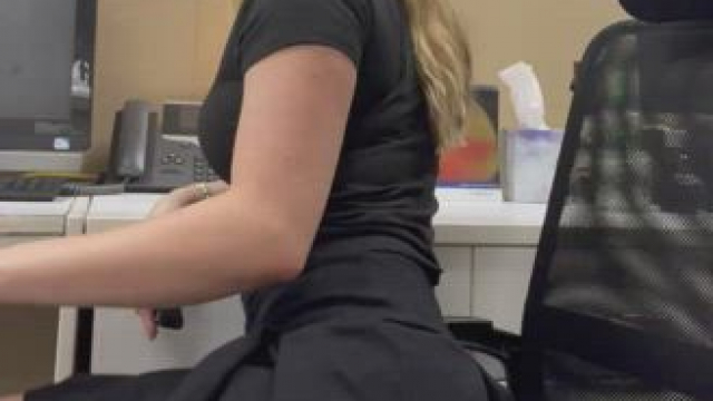 Offering up my holes to patients like a good slut does