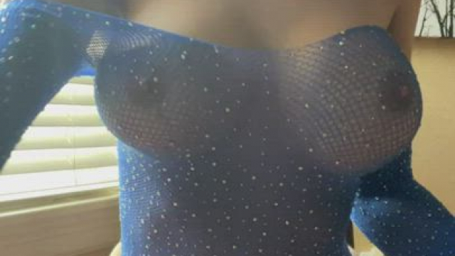 Hurry the British are coming! Come play with my boobs