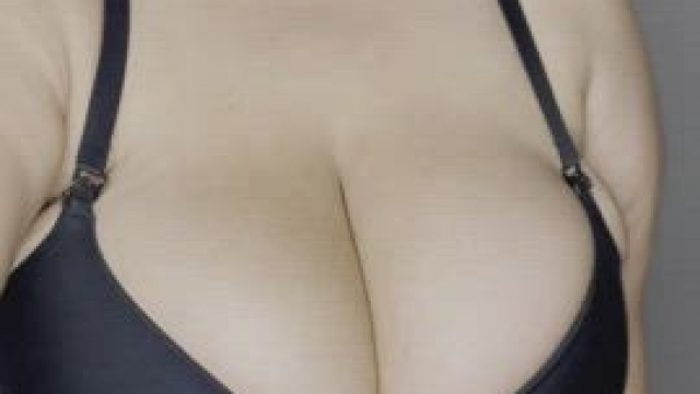 I get excited making my boobs bounce