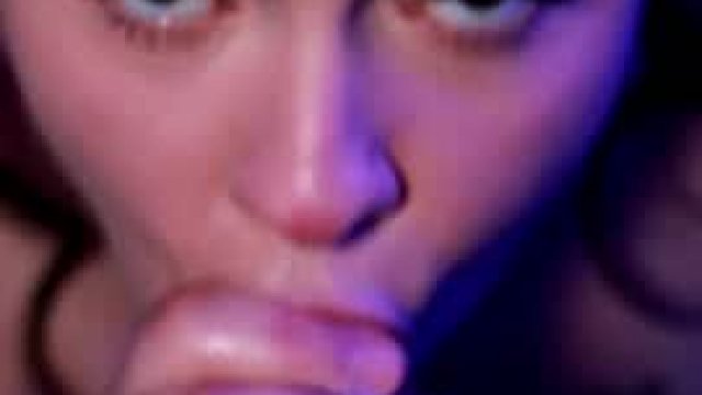 Mommy gets a big Cumshot 