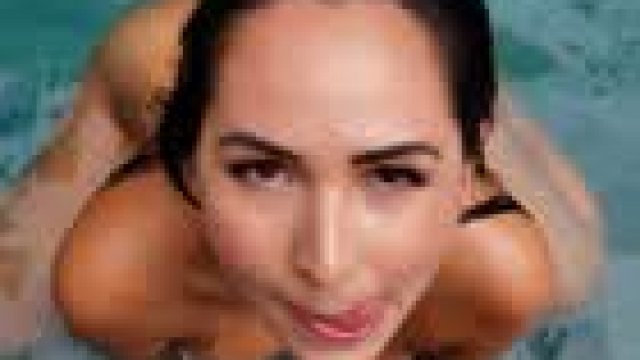 Hungry Japan-Brazil mouth. Cum feed it.