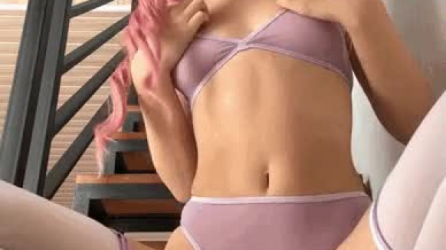 Pink sluttie dreaming to suck your balls