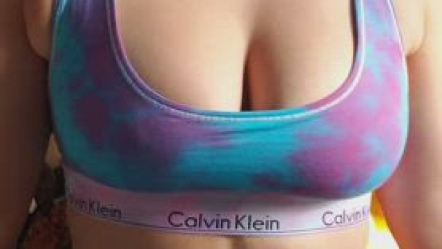 Will you be my workout buddy if I wear this sports bra while we jog?