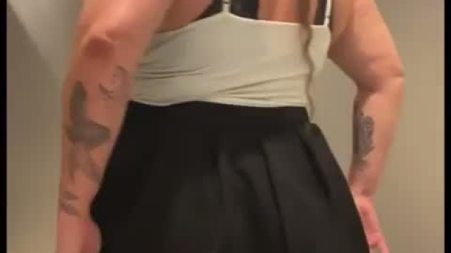 I’ll be your Thick and naughty coworker