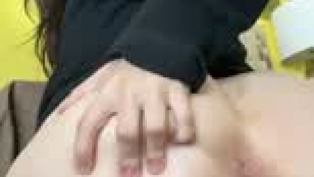 I’m the type to spread my ass cheeks for you while you fuck it