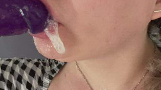 smol throat bulge ???????