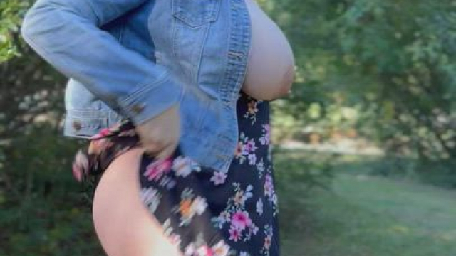 Watch me bounce jiggle and shake outside