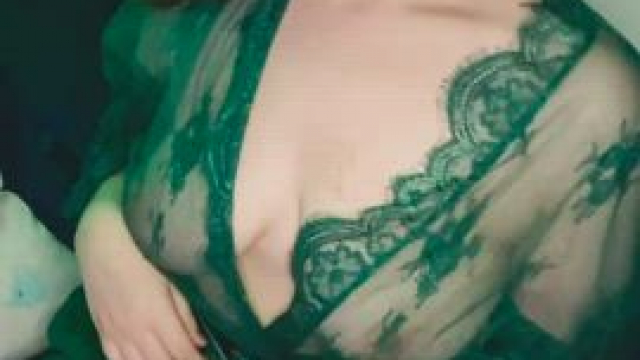 Poison Ivy showing off for you ;) by Cosplaying Cryptid [DC]