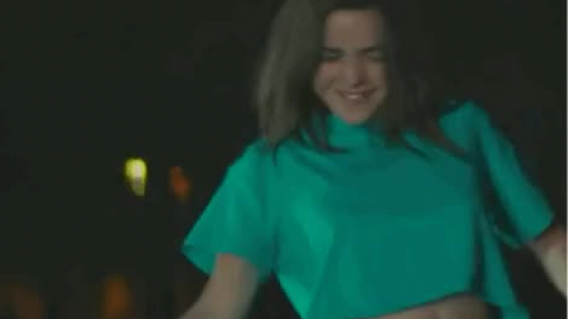 Kiernan Shipka’s tight body makes me throb.