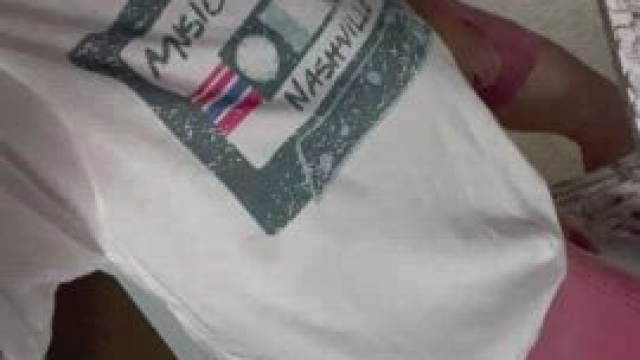 I love flashing my mom tits for you ;)