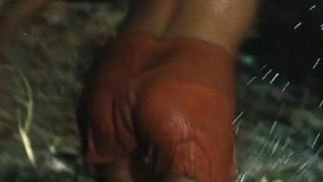 Margot Robbie - fit back story in Dreamland