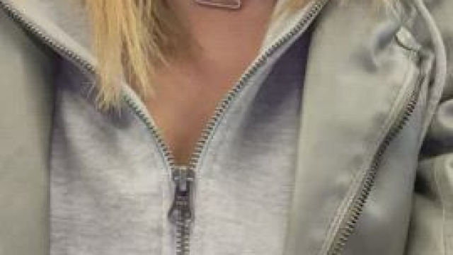 Airport shenanigans [GIF]