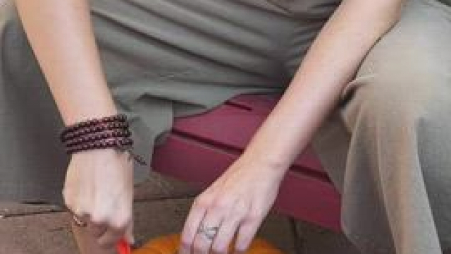 The pumpkin photoshoot trend but make it sexy!