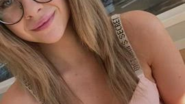 Canadian girls taste like maple syrup…want to taste mine ?