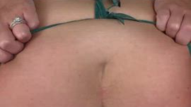 Play with my ass or fuck my pussy