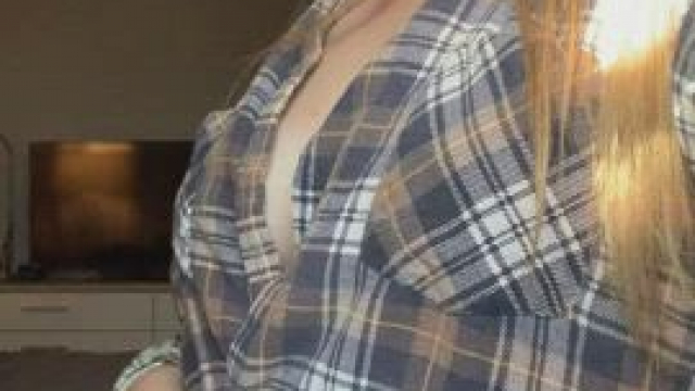 Wanna taste 21 y/o mom sweets?