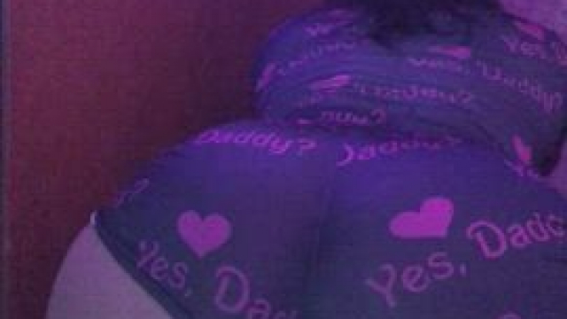 Shorthaired and with a juicy booty;)