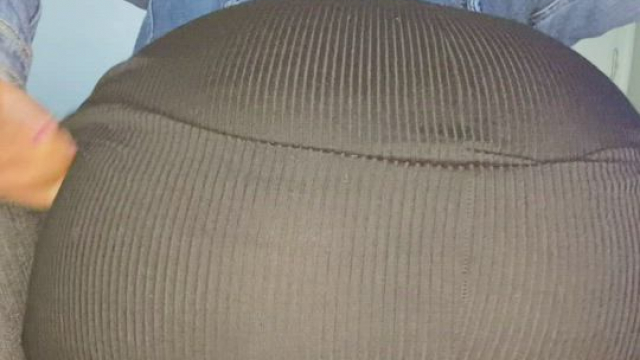 Which hole you cumming in?