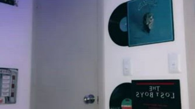 [F] Did somebody order room service ?