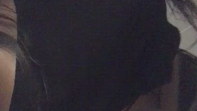 wanna have some pleasant in the shopping mall restroom?