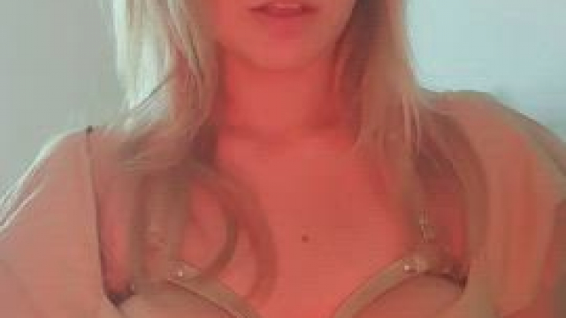 Look at my boobs, not my eyes.